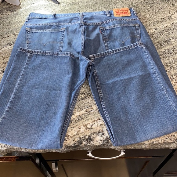 569 Levi Strauss & Co. 40 x 32 - Picture 11 of 11